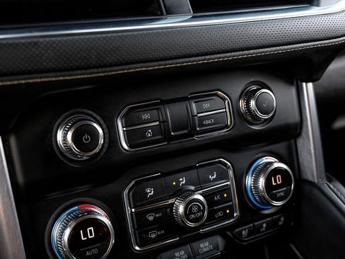 Used 2021 GMC Yukon XL SLT image 23