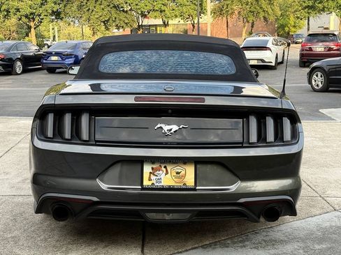Used 2018 Ford Mustang Premium RWD image 9