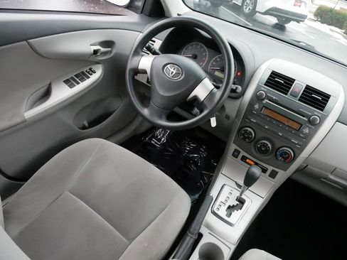 Used 2011 Toyota Corolla LE image 9