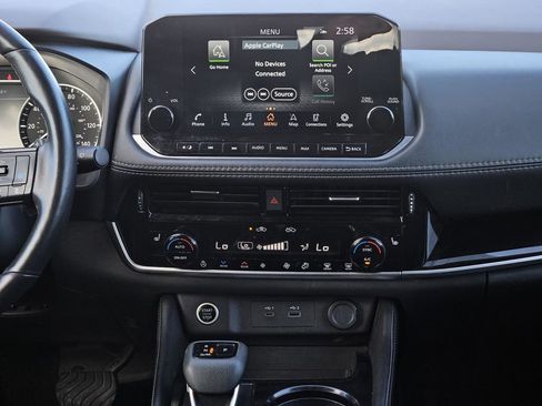 Used 2023 Nissan Rogue SL w/ SL Premium Package image 32