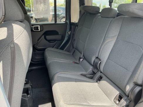 Certified 2025 Jeep Gladiator Sport AWD/4WD image 28