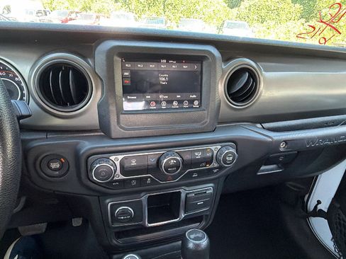 Used 2023 Jeep Wrangler Unlimited Sport AWD/4WD image 32