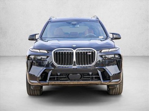 Used 2025 BMW X7 M60i w/ Climate Comfort Package AWD/4WD image 2