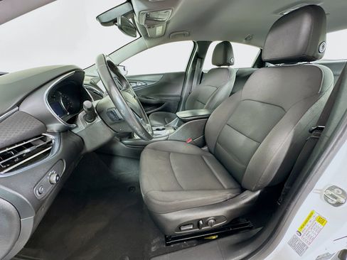 Used 2018 Chevrolet Malibu LT image 13