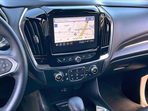 Used 2023 Chevrolet Traverse LT AWD/4WD image 18