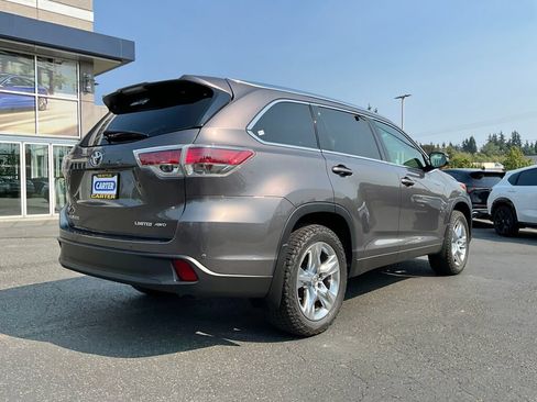 Used 2014 Toyota Highlander Limited w/ Driver Technology Package AWD/4WD image 7