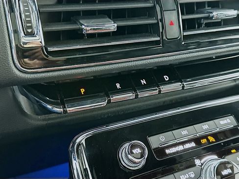 Used 2023 Lincoln Navigator Reserve AWD/4WD image 17