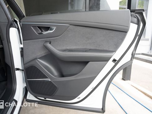 Used 2024 Audi RS Q8 image 33