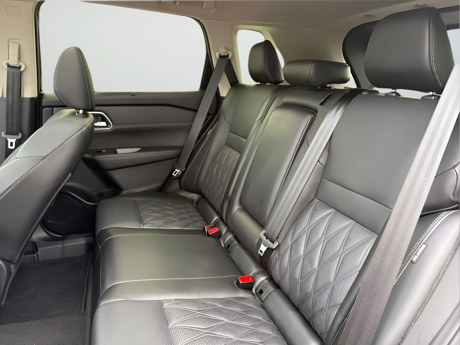 Certified 2024 Nissan Rogue Platinum w/ Platinum Premium Package FWD image 23
