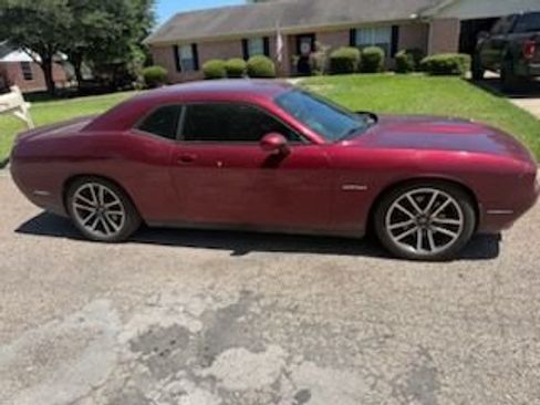 Used 2021 Dodge Challenger R/T w/ Plus Package RWD image 2
