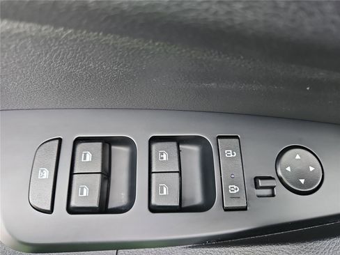 Certified 2025 Kia Sportage LX image 14