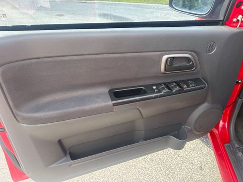 Used 2005 Chevrolet Colorado LS RWD image 13