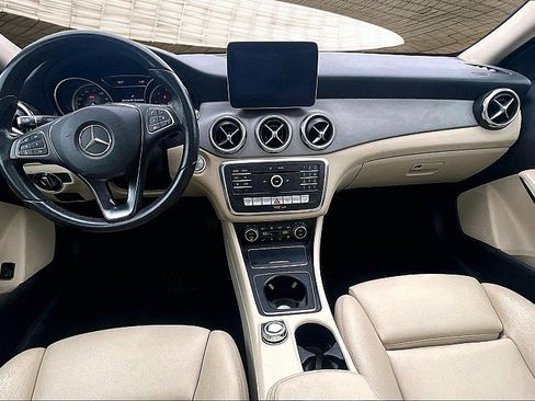 Used 2018 Mercedes-Benz GLA 250 w/ Premium Package image 15