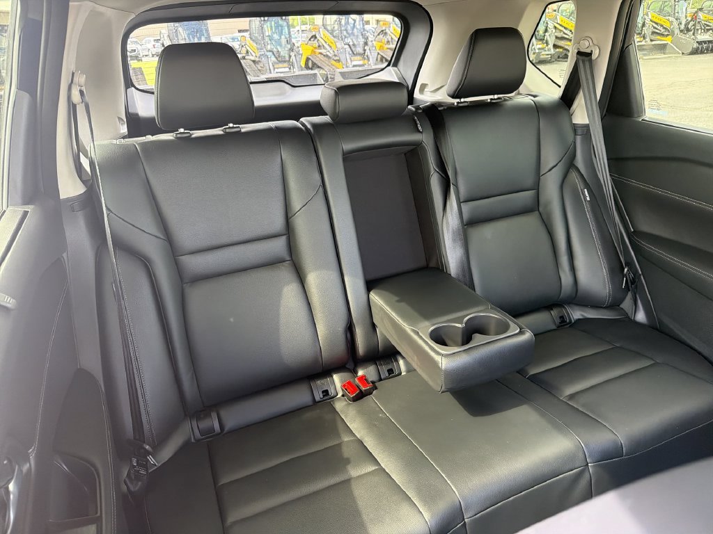 Certified 2025 Nissan Rogue SL w/ Tech Package AWD/4WD image 17