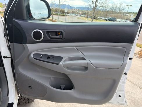 Used 2013 Toyota Tacoma 4x4 Double Cab w/ TRD Sport Pkg image 33