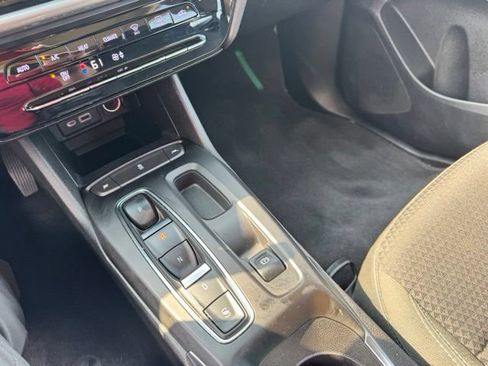 Used 2022 Chevrolet Bolt LT FWD image 27