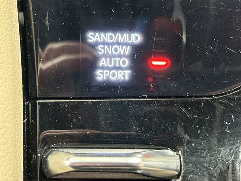 Certified 2023 Jeep Grand Cherokee L Limited w/ Luxury Tech Group II image 26