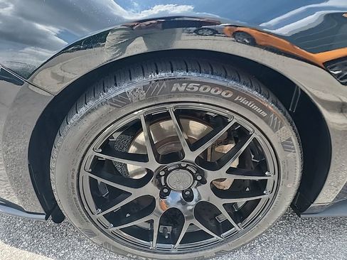 Used 2018 Ford Mustang Coupe RWD image 6