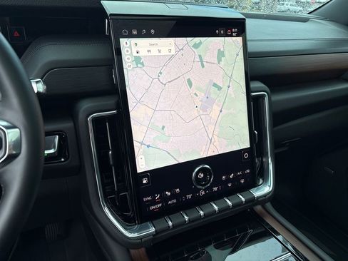 Certified 2025 GMC Yukon Denali w/ Sun & Power Step Package image 22