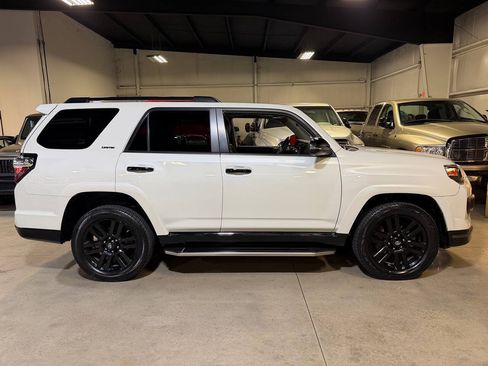 Used 2019 Toyota 4Runner Limited AWD/4WD image 7