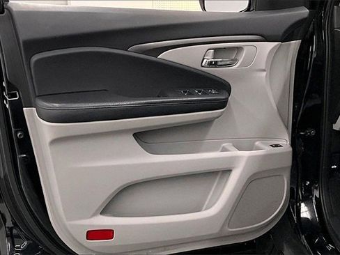 Used 2017 Honda Pilot EX-L image 18