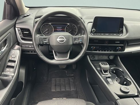 Used 2025 Nissan Rogue SV AWD/4WD image 12