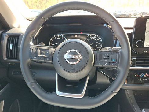 Used 2024 Nissan Pathfinder SL w/ Cargo Package AWD/4WD image 16