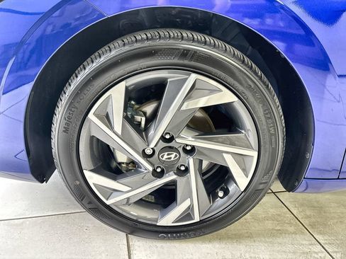 Certified 2025 Hyundai Elantra SEL w/ Cargo Package FWD image 19