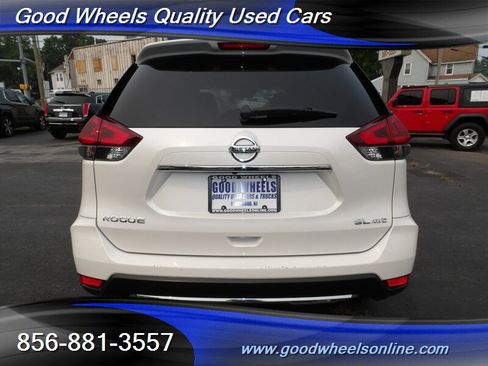 Used 2018 Nissan Rogue SL w/ Premium Package AWD/4WD image 6