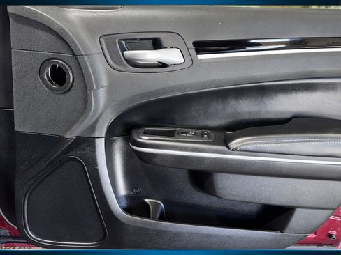 Used 2021 Chrysler 300 S image 30