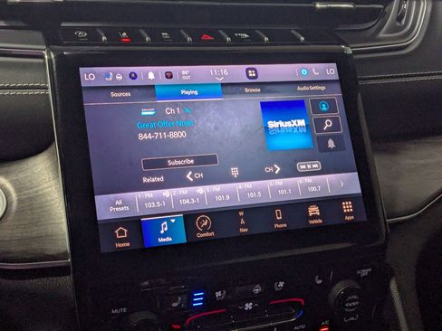 Certified 2023 Jeep Grand Cherokee Overland w/ Luxury Tech Group IV AWD/4WD image 15