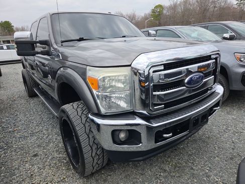Used 2013 Ford F250 Lariat w/ Lariat Ultimate Pkg image 2