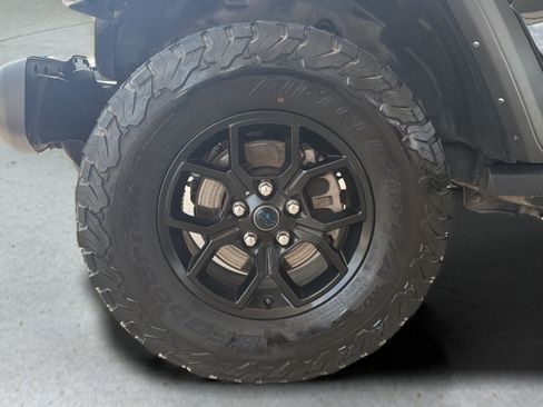 Used 2024 Jeep Wrangler Unlimited AWD/4WD image 26
