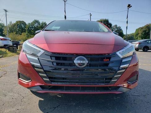 New 2025 Nissan Versa SR w/ Trunk Package FWD image 5