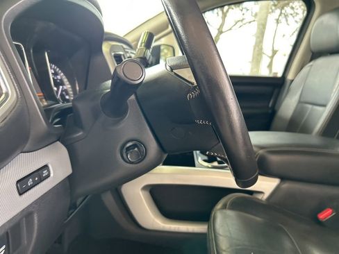 Used 2019 Nissan Titan PRO-4X w/ Pro-4x Convenience Package image 44