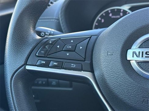 Used 2023 Nissan Sentra SV image 9