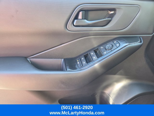 Used 2026 Nissan Rogue S FWD image 34