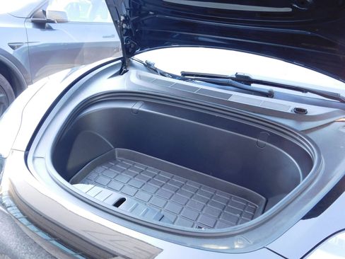 Used 2019 Tesla Model 3 Standard Range Plus image 17