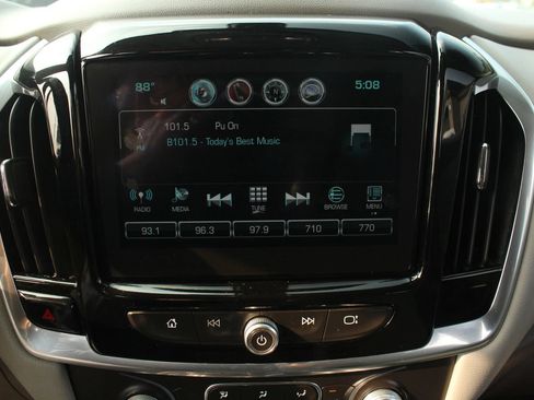 Used 2018 Chevrolet Traverse LT AWD/4WD image 30