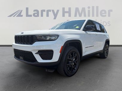 Used 2024 Jeep Grand Cherokee Altitude