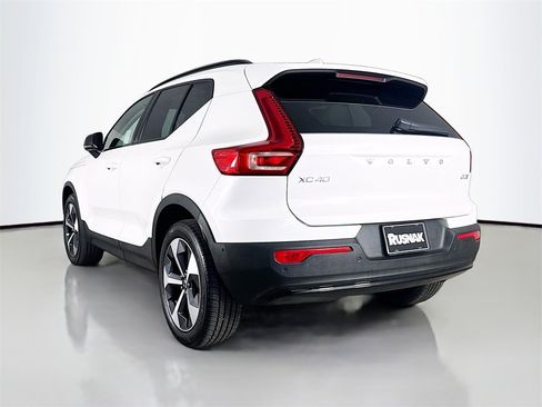 Certified 2026 Volvo XC40 B5 Plus w/ Protection Package Premier image 5