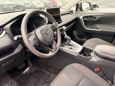 Used 2023 Toyota RAV4 LE AWD/4WD image 14