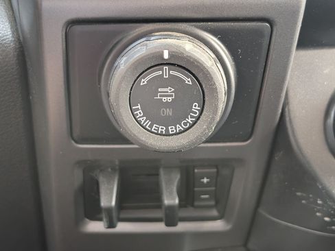 Used 2016 Ford F150 XLT w/ Equipment Group 302A Luxury AWD/4WD image 24