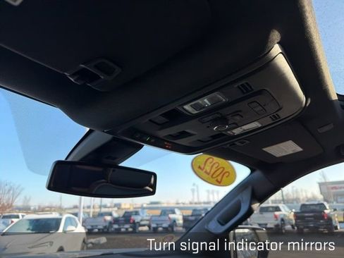 Used 2022 GMC Yukon AT4 image 38