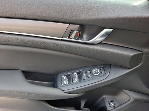 Used 2019 Honda Accord LX image 14