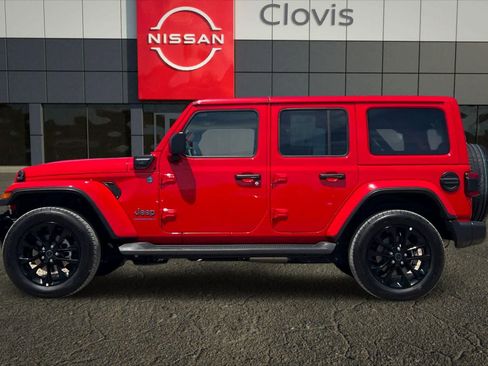 Used 2025 Jeep Wrangler Unlimited Sahara AWD/4WD image 6