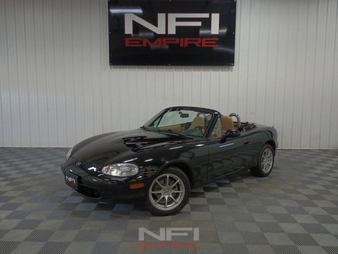 Used 1999 MAZDA MX-5 Miata RWD image 1