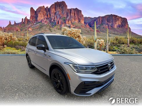 Used 2023 Volkswagen Tiguan SE R-Line FWD image 10