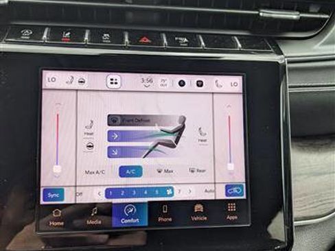 Used 2022 Jeep Grand Cherokee Limited image 24