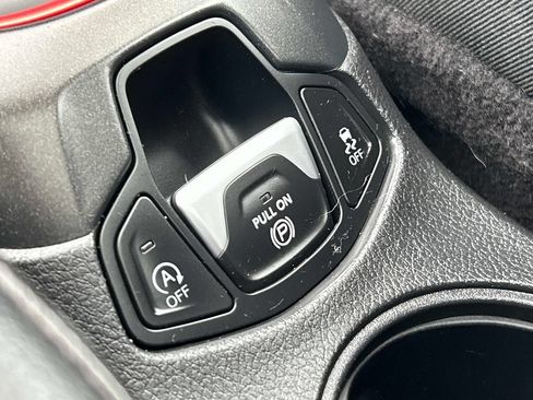 Used 2018 Jeep Compass Trailhawk w/ Navigation Group AWD/4WD image 28